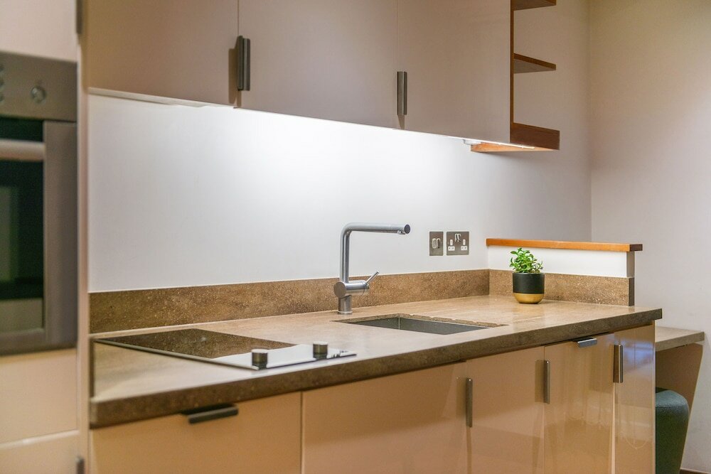 Фото Tower Hill City Centre Luxury Apartments