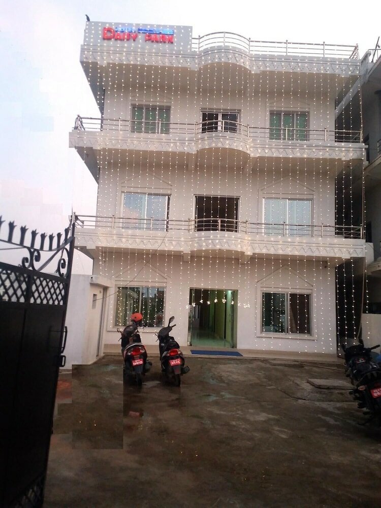 Фото Hotel Daisy Park