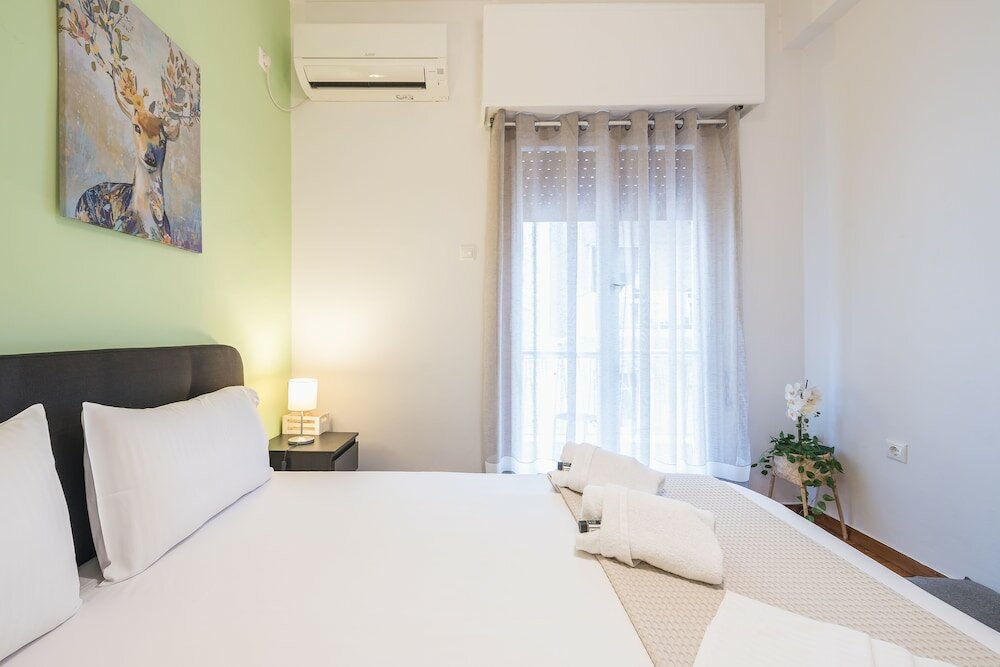 Фото Erythros Boutique Suite by Cloudkeys