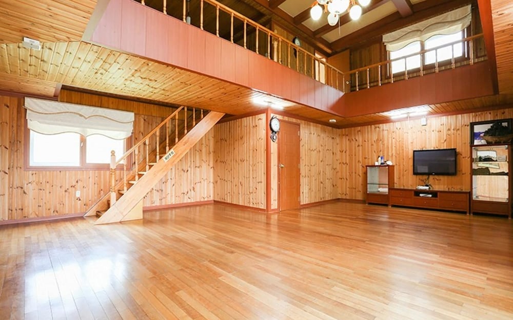 Фото Yeoju Dugyeonsae Meomunjari Pension