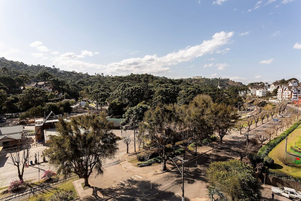 Фото Incrível Vista com 4 Quartos e Lareira