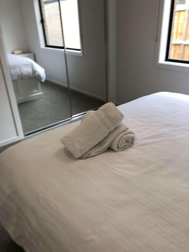 Фото Apple House Upper Point Cook