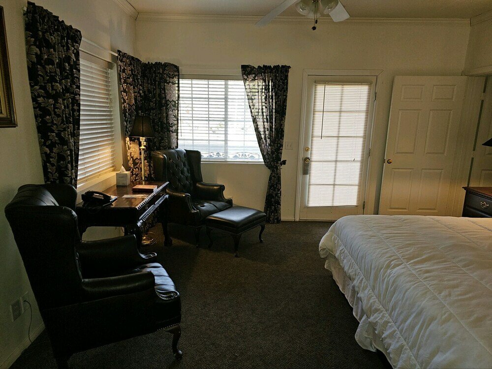 Фото Alhatti Christian Resort