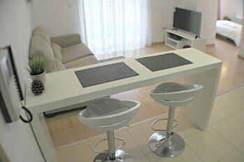 Фото Eden Beach Apartments