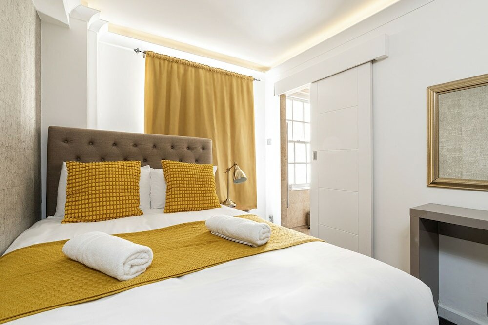 Фото Elegant 3 Bedrooms Apartment Near Hyde Park & Oxford St