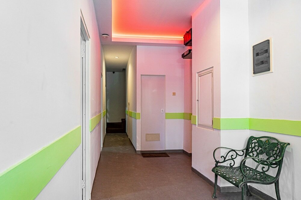 Фото RedDoorz near Pecenongan 2