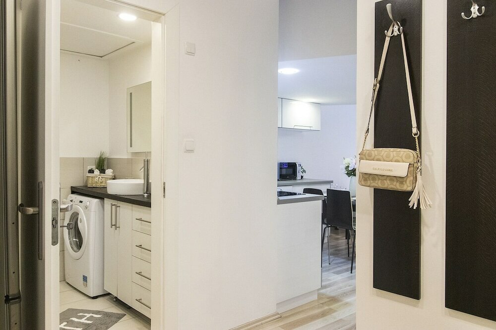 Фото Real Apartments Semmelweis II