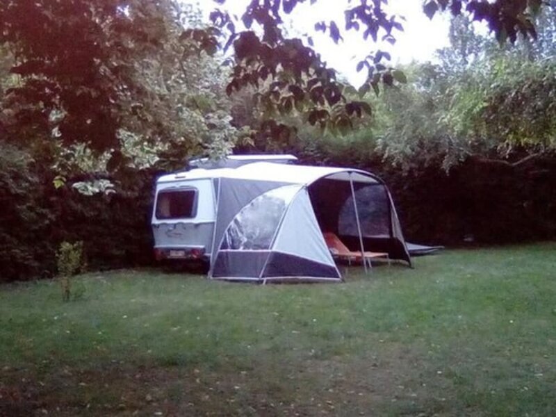 Гостиница Caravane Eriba au Bord de l'Eure