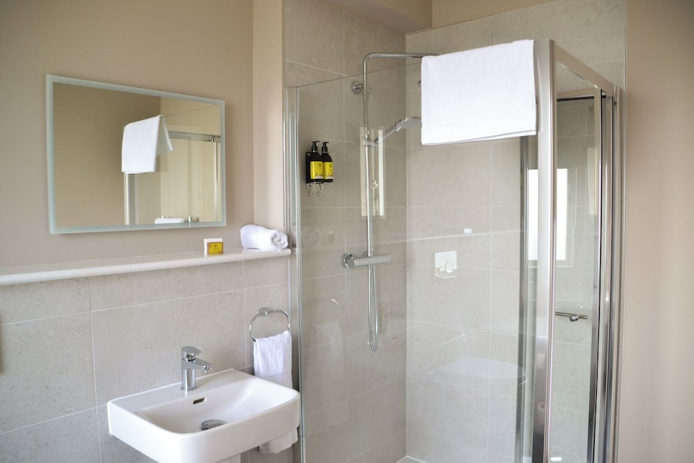 Фото Killeen Castle Golf Resort & Lodges