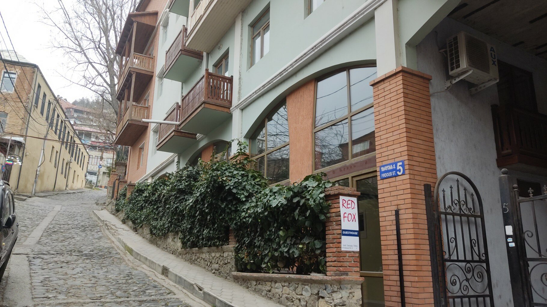 Фото Red Fox Guesthouse