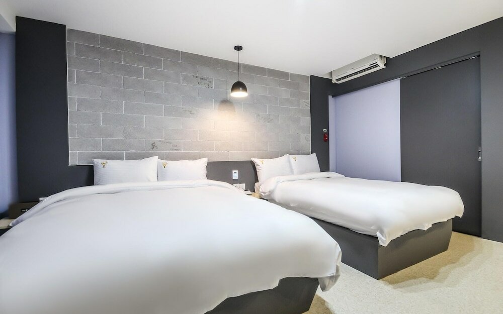 Фото Yeosu Hotel Y