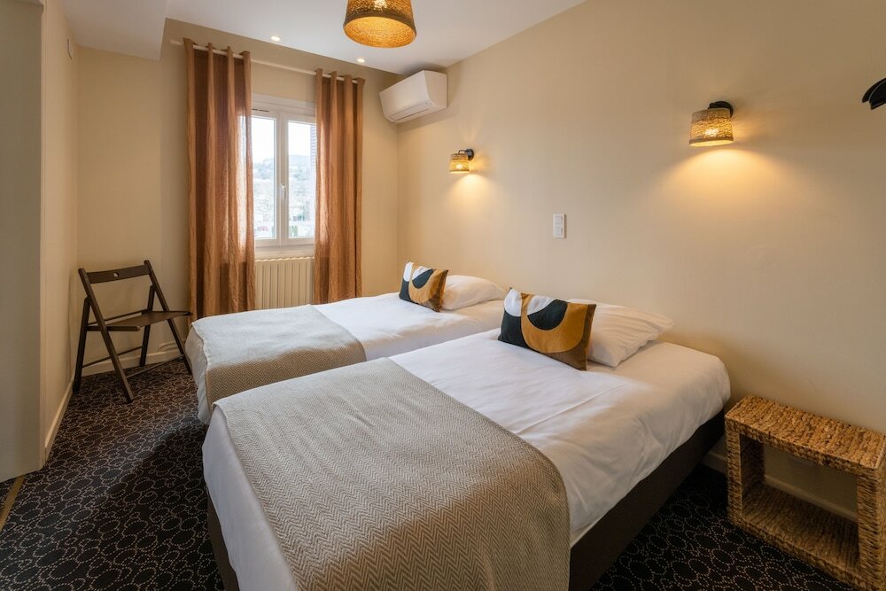 Фото L'Aptois Hotel