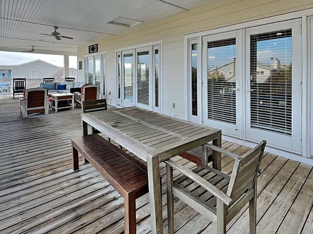 Фото 5 Oclock Somewhere