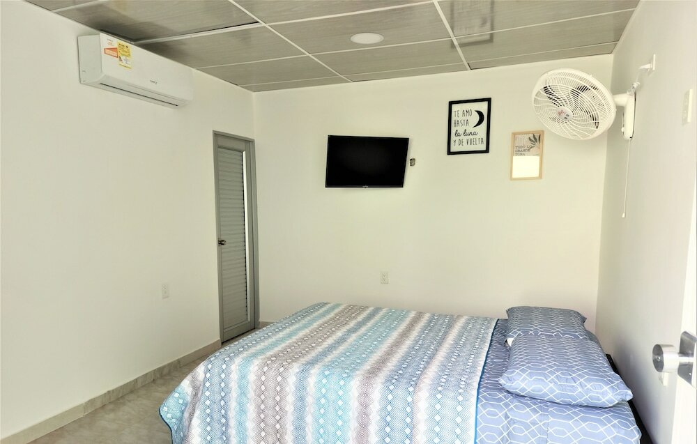 Фото Hostal Willy Home