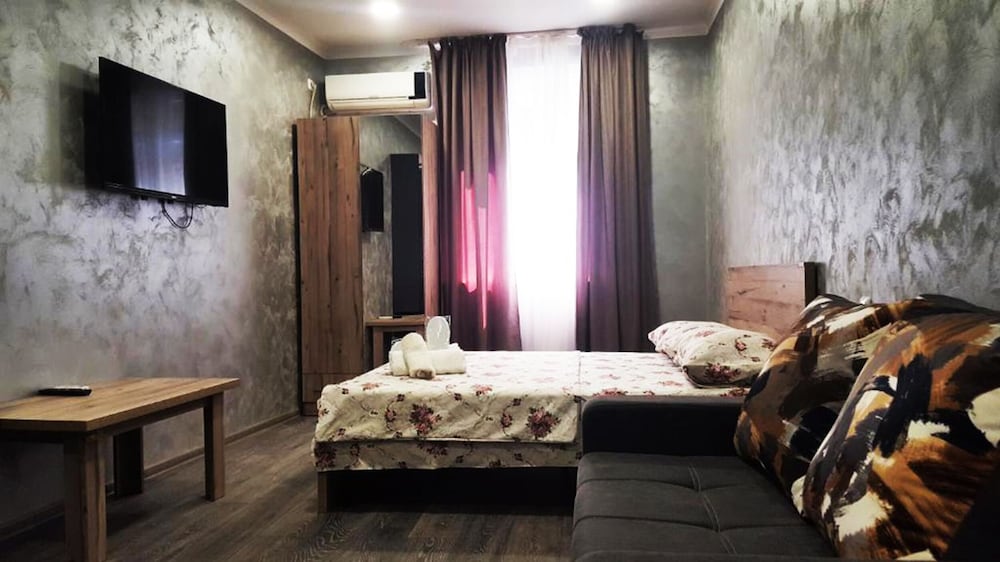 Фото Domino Yerevan Hostel and Tours