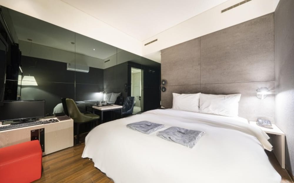 Фото Yeoksam Bare