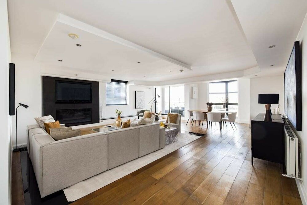Фото The River Thames View - Stunning 2bdr Flat With Study Room + Balcony