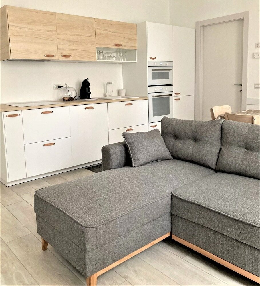 Фото Bright Apartment in VIA Zurigo 3