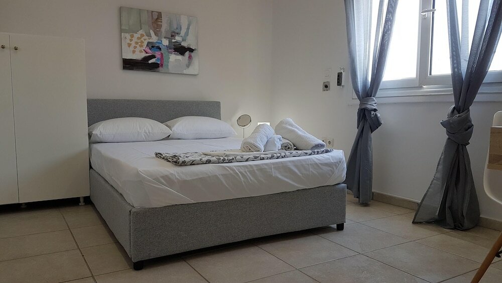 Фото Errathens Sky Apartment