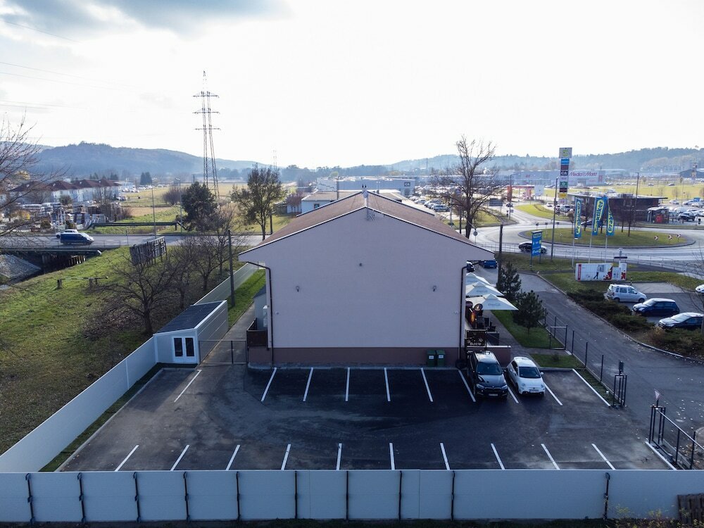 Фото Bubble Hotel and Event Center