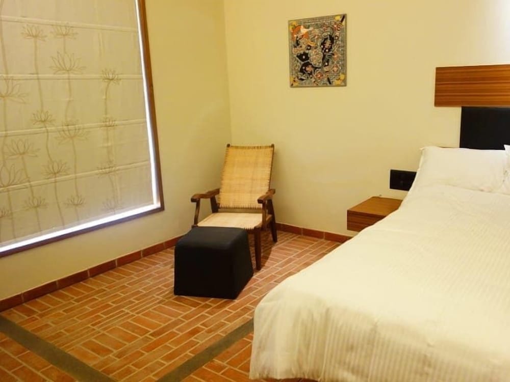 Фото Illam Hotel