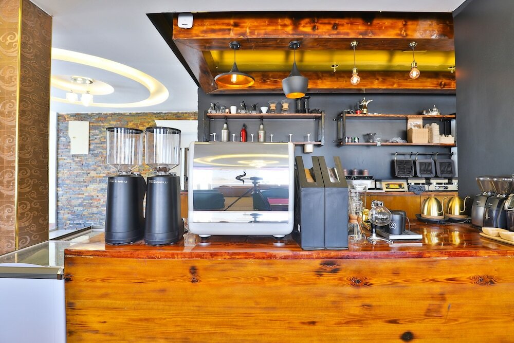 Фото Esfrine Hotel