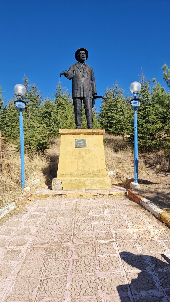 Monument, memorial Semah Whirlers Statue, Hacibektas, photo