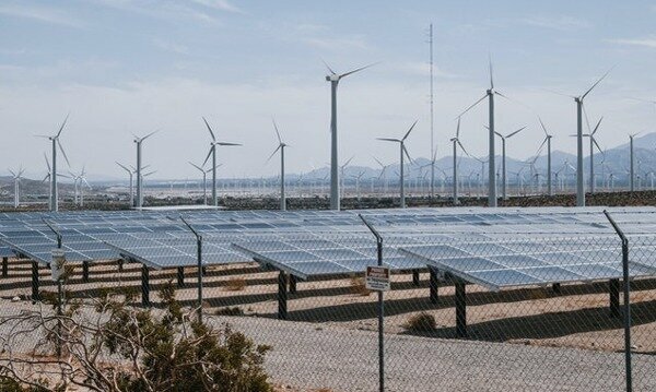 Batteries and chargers Tesla Power, Dubai, photo
