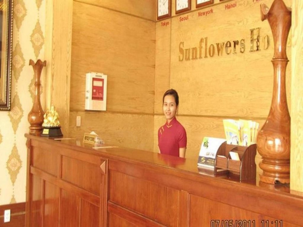 Фото Sunflowers Hotel