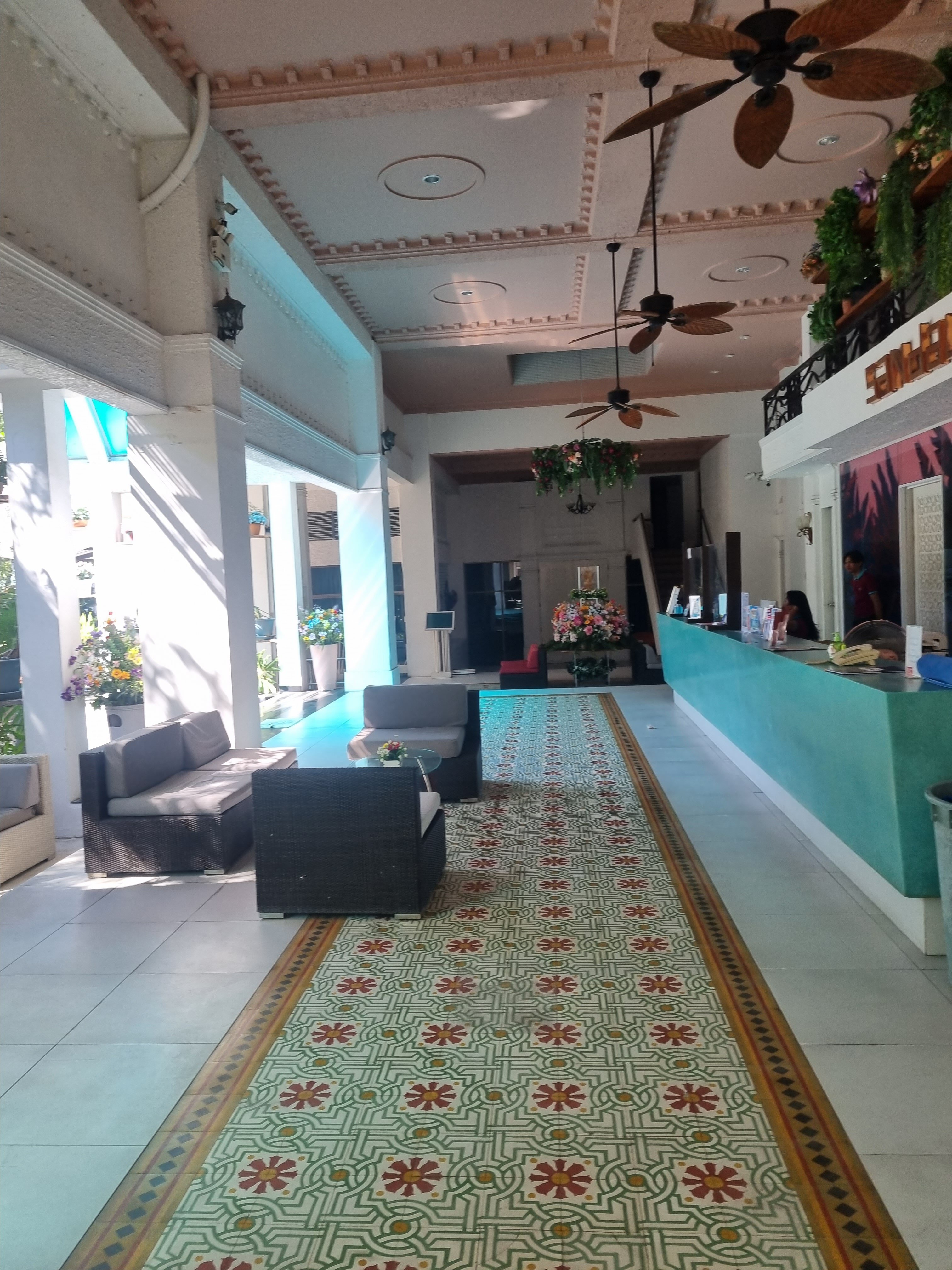 Фото Sandalay Resort Pattaya