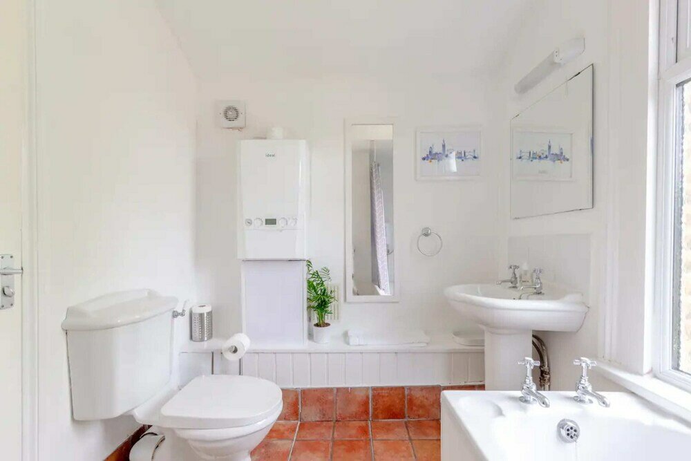 Фото Inviting 4bd House - Greenwich