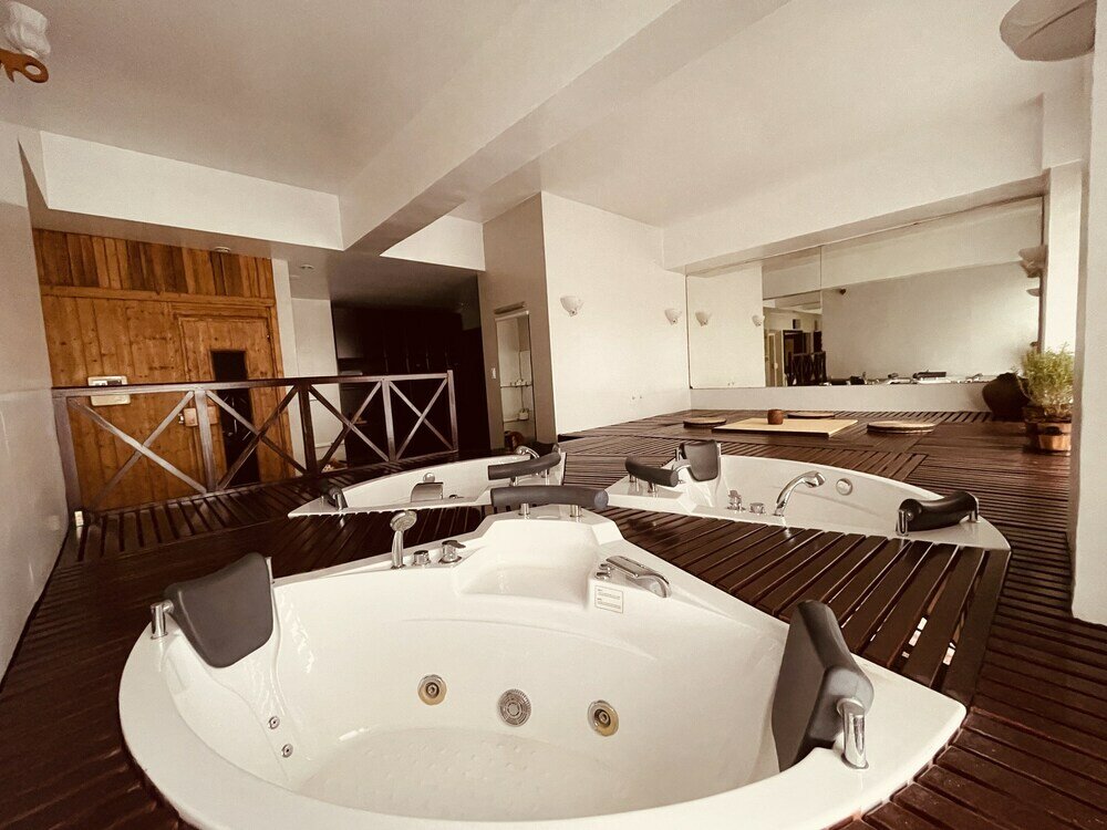 Фото The Tray Hotel