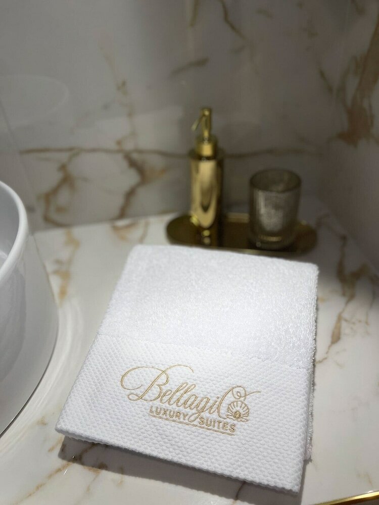 Фото Bellagio Luxury Suites Apartments