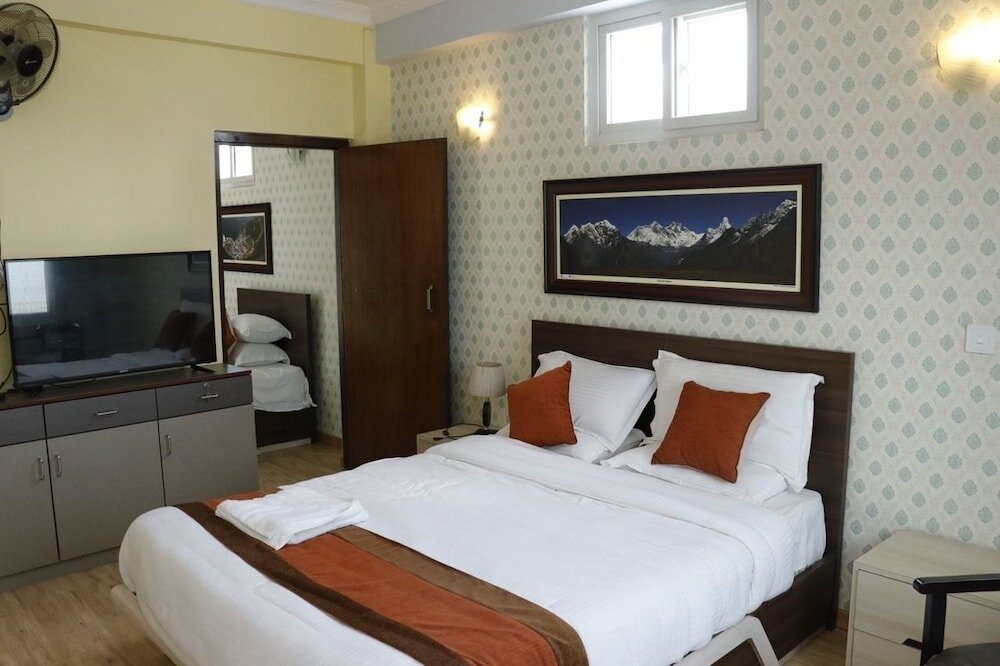 Фото Himalayan Hotel and Service Apartments
