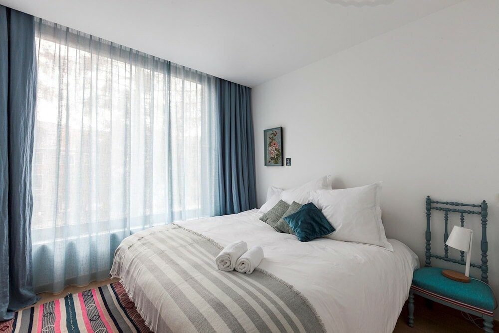 Фото Unit 4 - Spacious Smart Home Triplex Private Garden & Parking