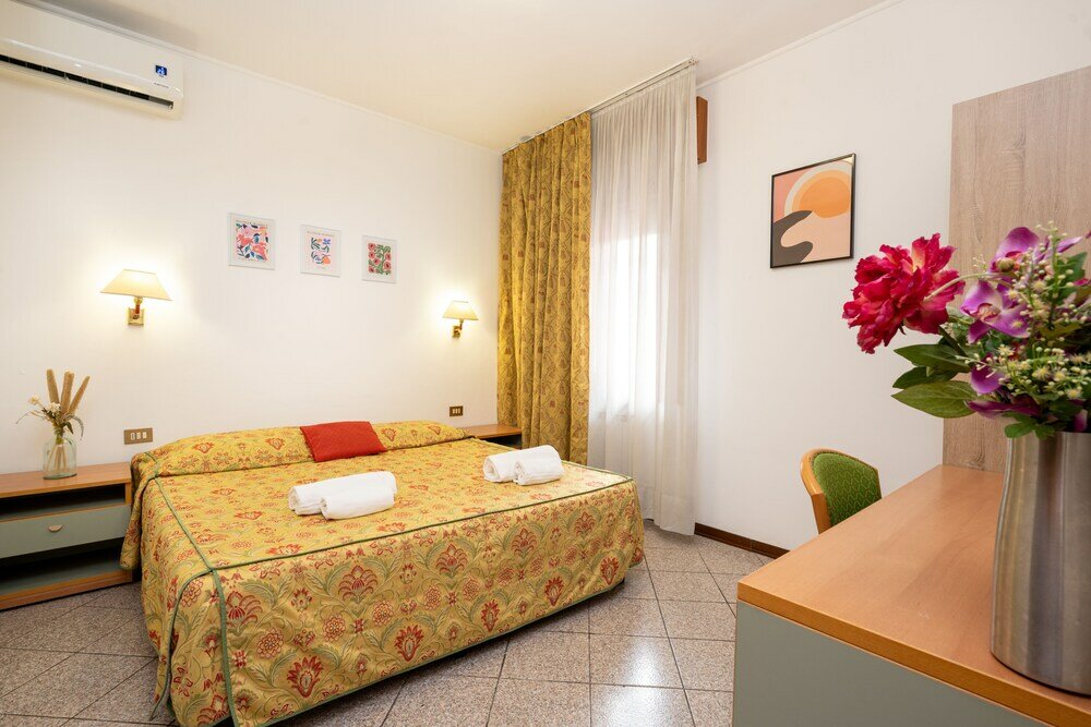 Фото Camelia Rooms Venice Guesthouse