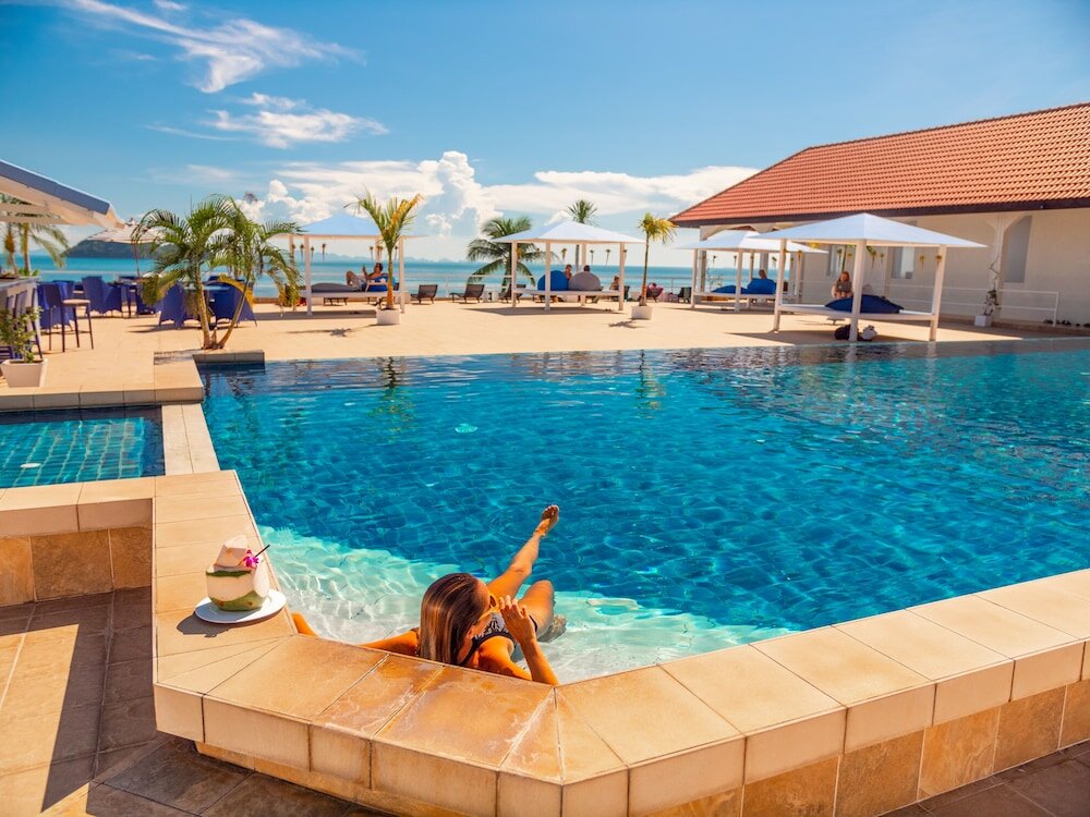 Фото Baan Jai Dee Beach Front Hotel