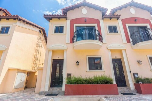 Апартаменты 2br 3ba Gym Pools 24 7 Security Restaurant в Ноорде