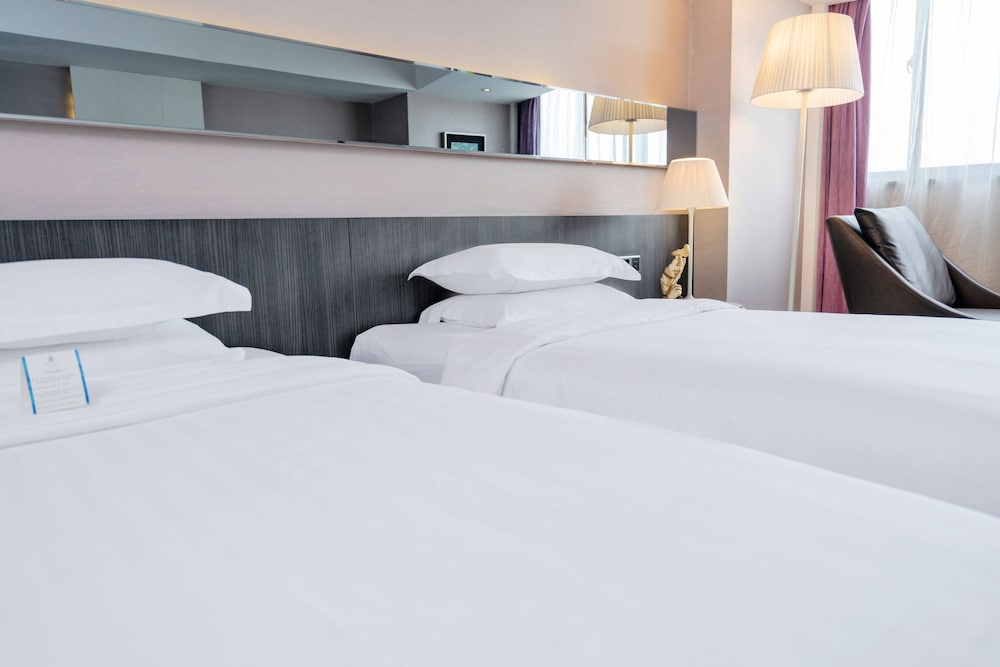 Фото Chongqing Landyatt Park Hotel