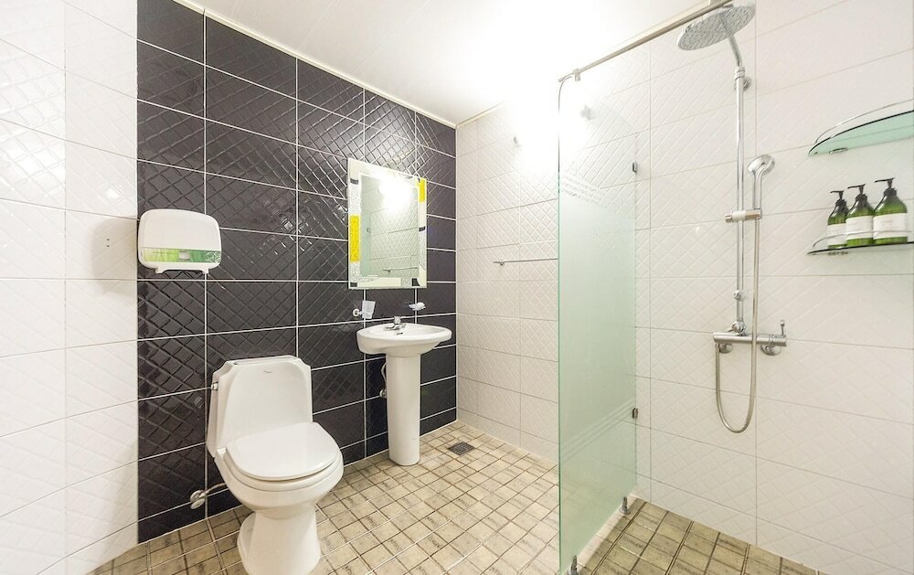 Фото Yeosu Hotel Sixty