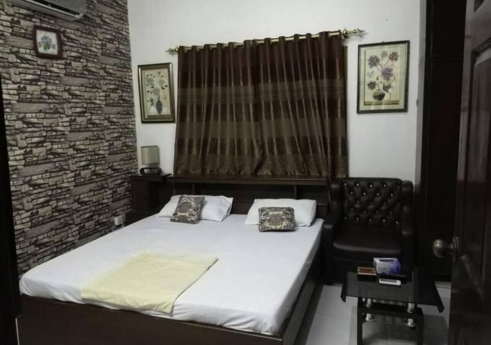 Фото Autobahn Guest house