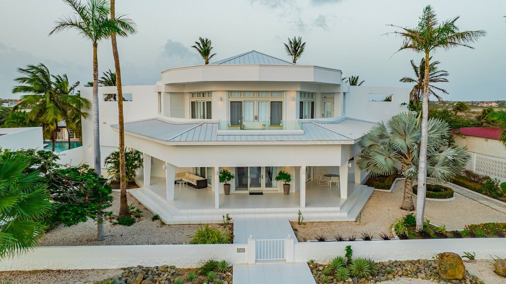 Фото Ocean Front 7-bedroom 7-bath Sunset Views Malmok!