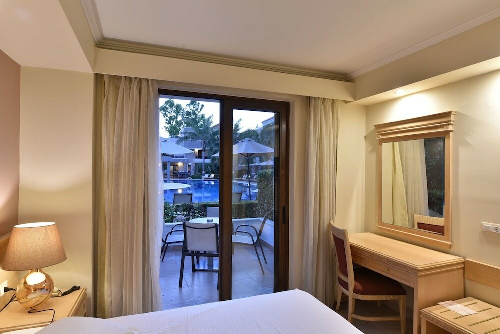 Фото Okeanis Golden Resort