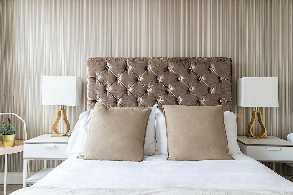 Фото Elegant 3 Bedrooms Apartment Near Hyde Park & Oxford St