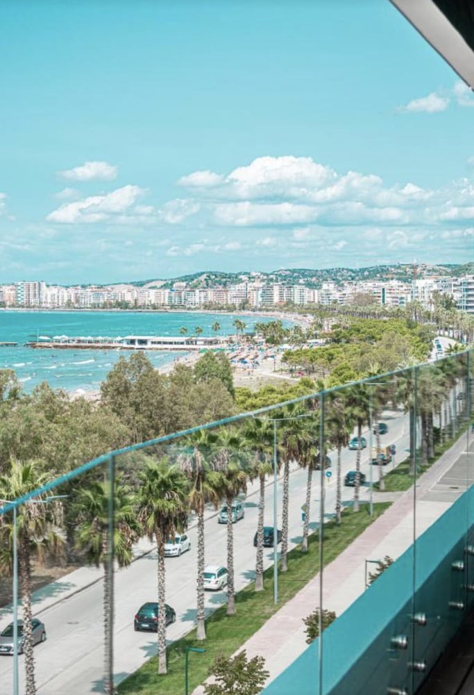 Фото Yacht Hotel