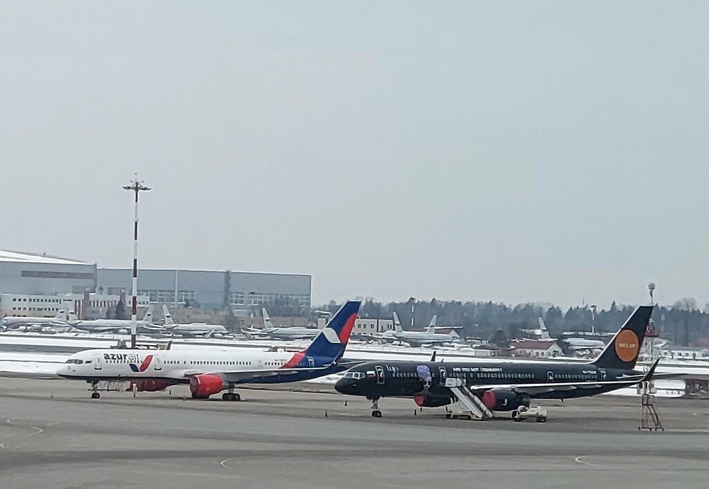 Әуежай терминалы Международный аэропорт Внуково, терминал В, Мәскеу, фото
