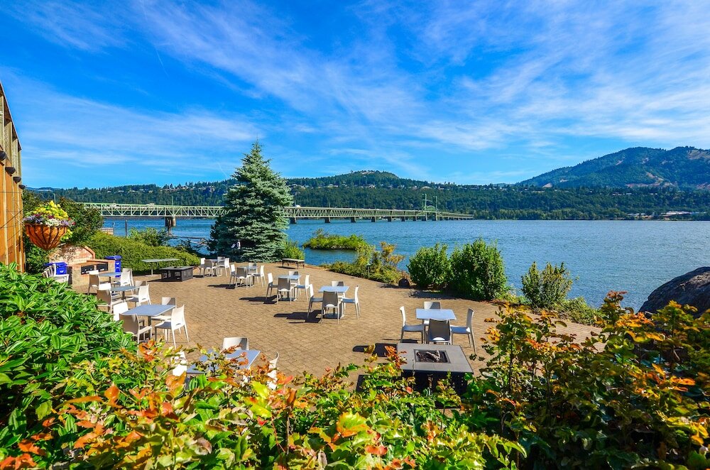 Фото Best Western Plus Hood River Inn