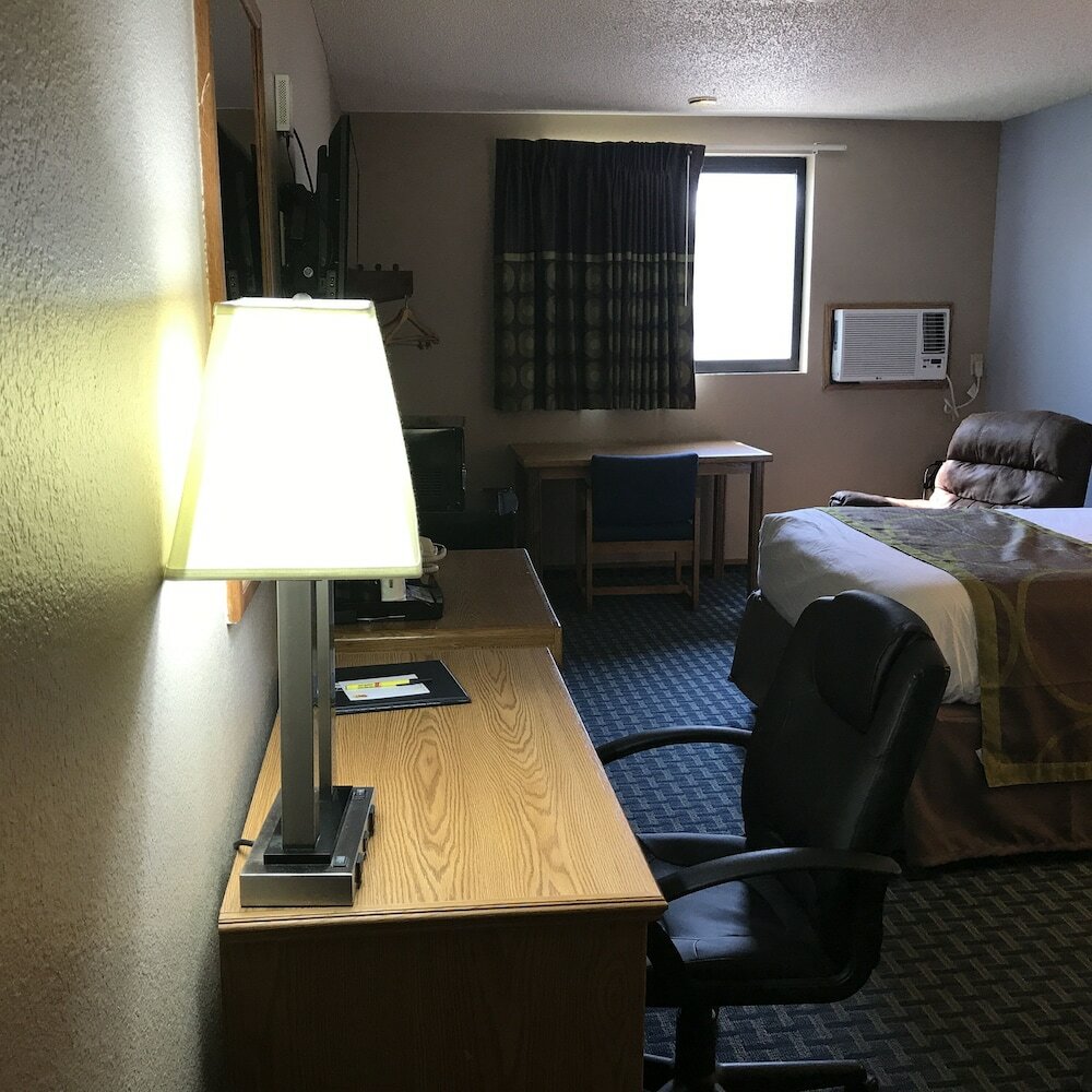 Фото Super 8 by Wyndham Omaha/West Dodge