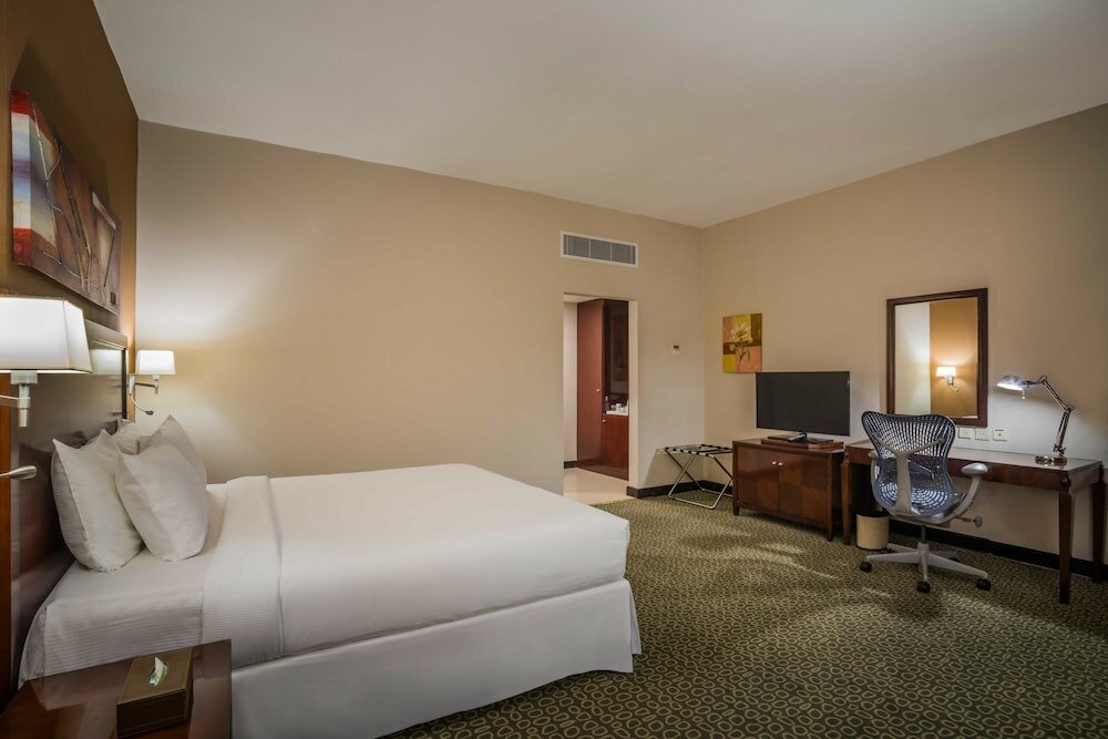 Фото Hilton Garden Inn Riyadh Olaya