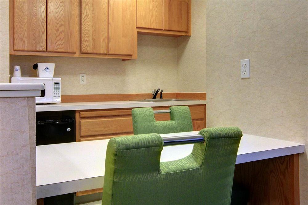 Фото Americas Best Value Inn Edmonds Seattle N